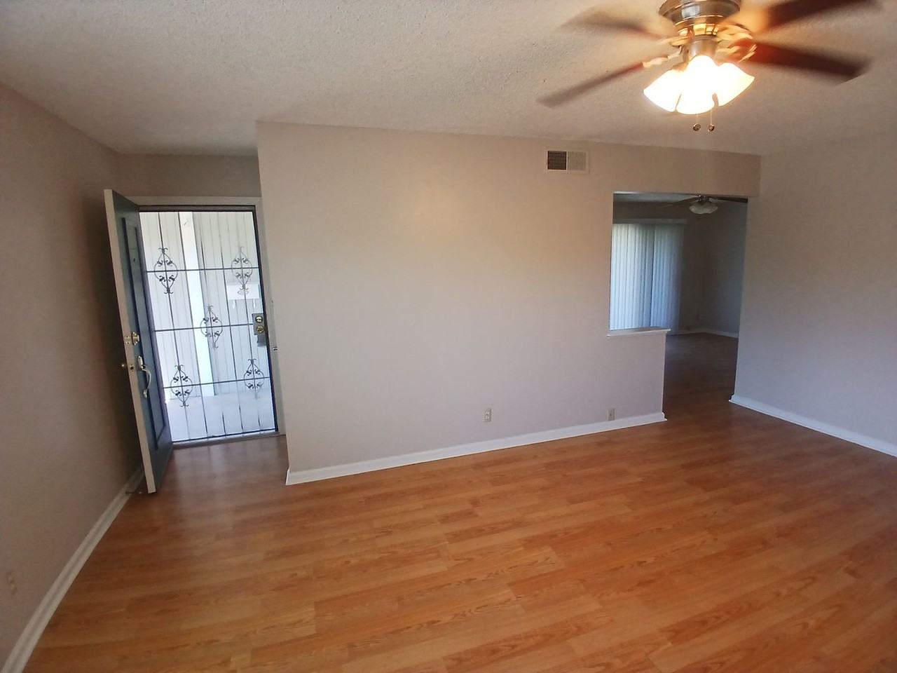 9952 Vanguard Dr - Photo 2 of 20