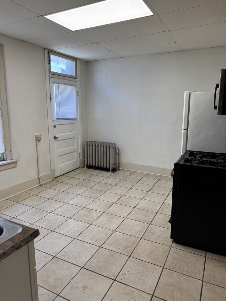 509 N Perry St #511 - Photo 2 of 12