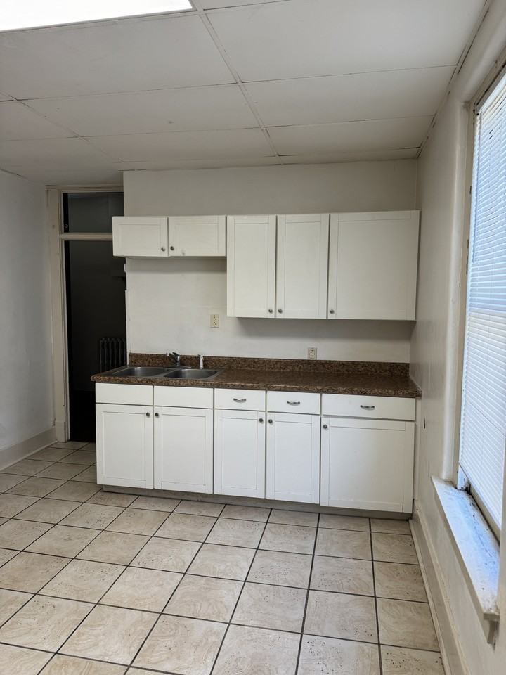 509 N Perry St #511 - Photo 4 of 12