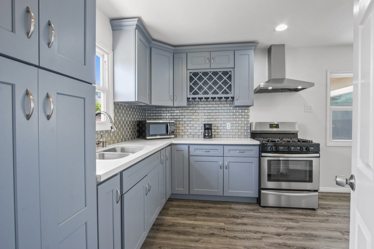 785 N Victoria Dr #1 - Photo 6 of 14