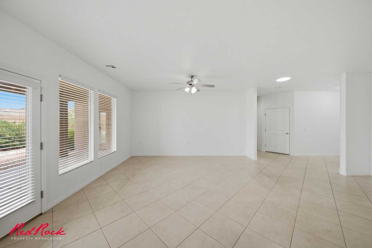 1546 Morane Manor Dr - Photo 6 of 47