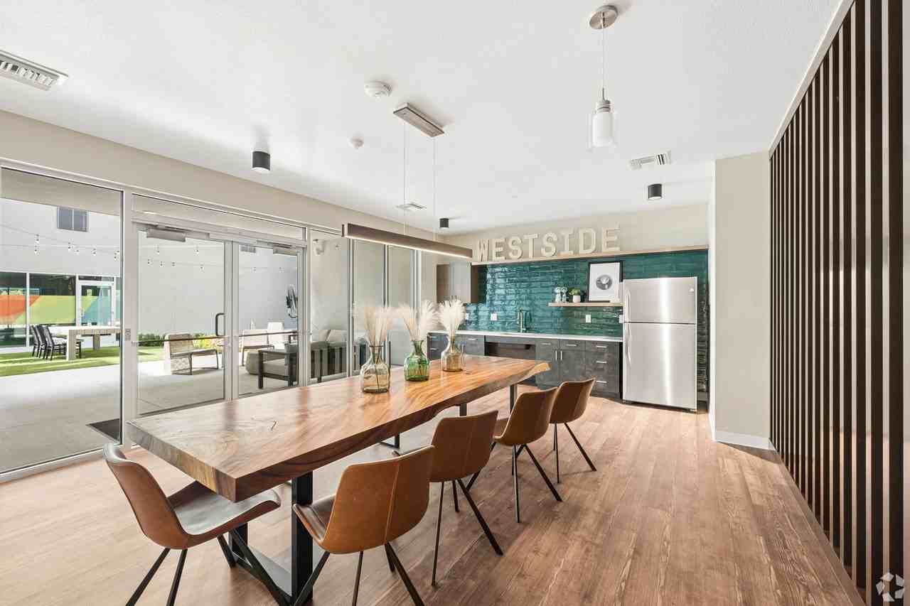 Comfortable Affordable 580 SqFt 1 Bed, 1 Bath - Photo 5 of 10