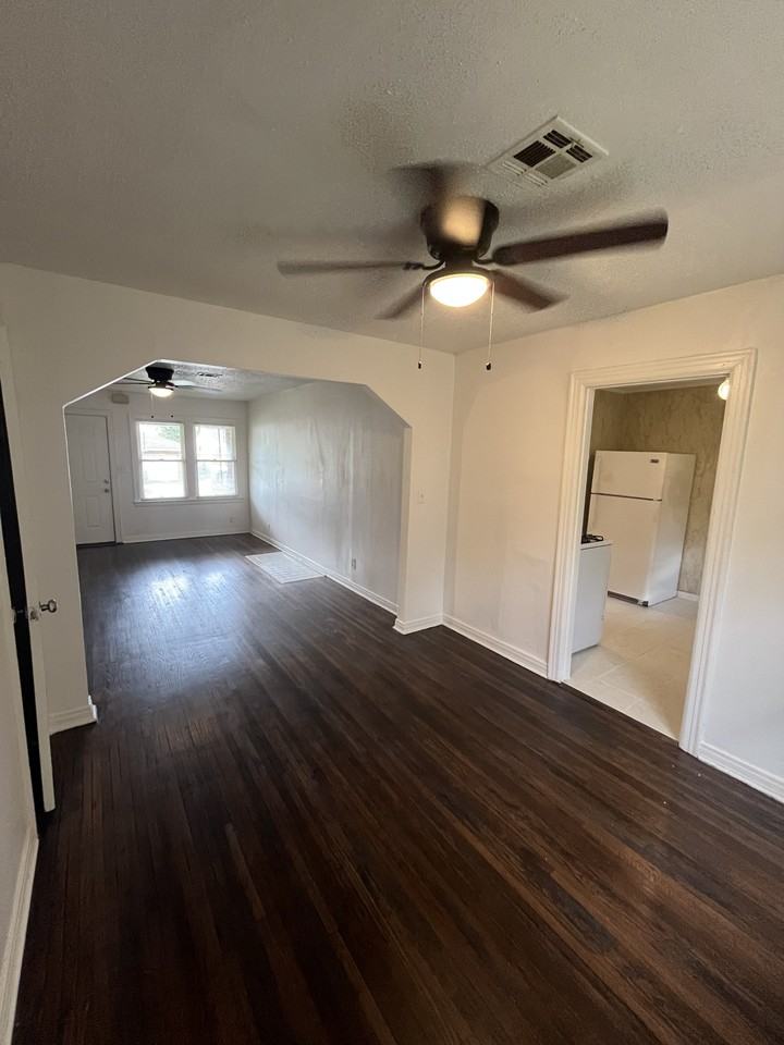 729 E Eubanks St #1 - Photo 2 of 12