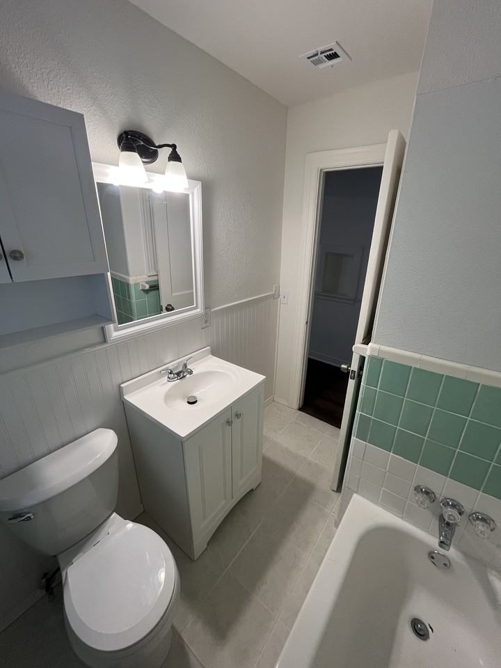 729 E Eubanks St #1 - Photo 5 of 12
