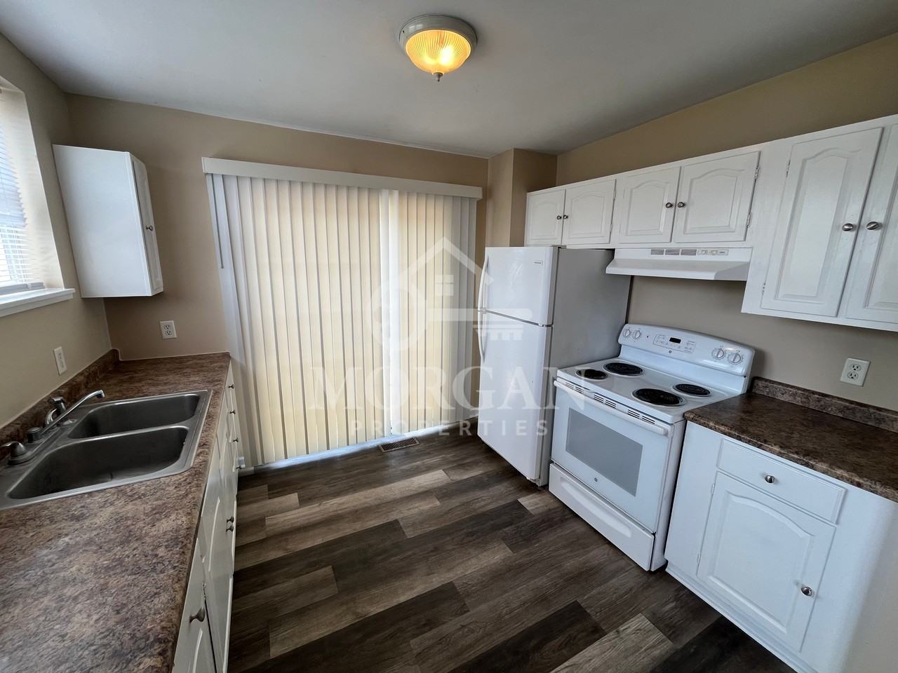 1317 Main St #C - Photo 3 of 6