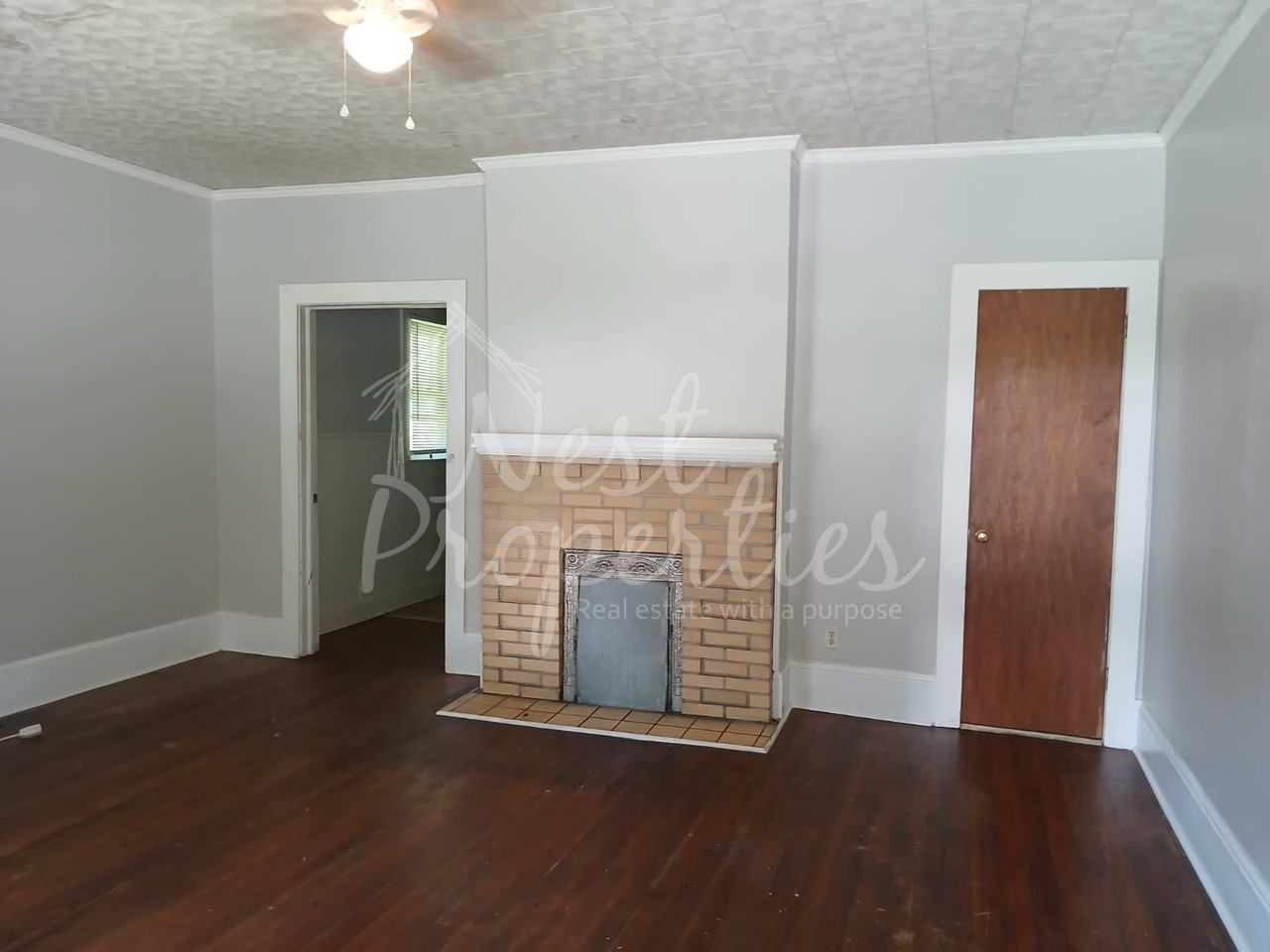 625 Oneal St #1 - Photo 2 of 6