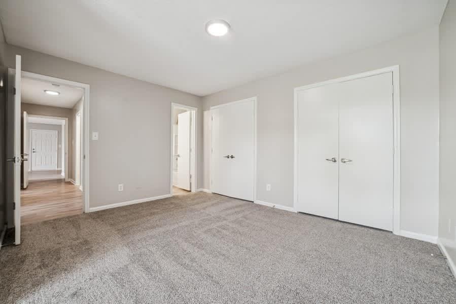 1351 Sharon Rd W