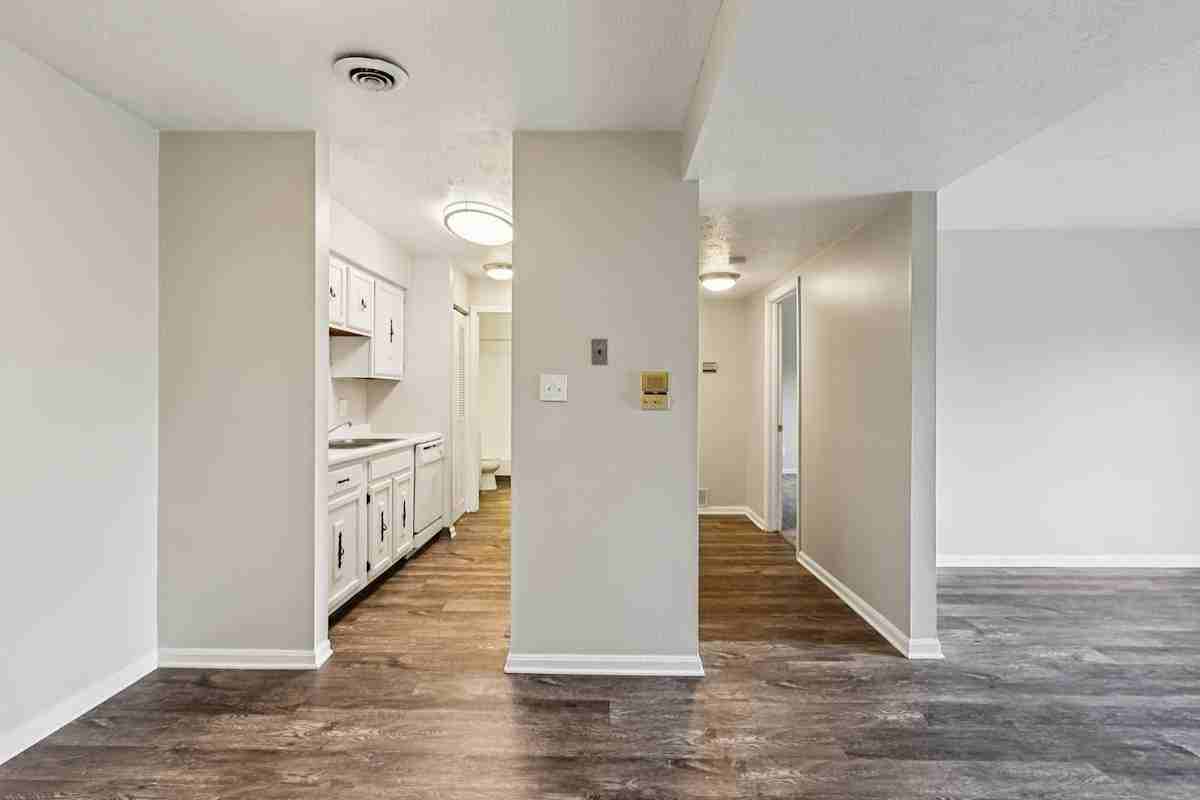 401 Abbeyville Rd - Photo 7 of 31