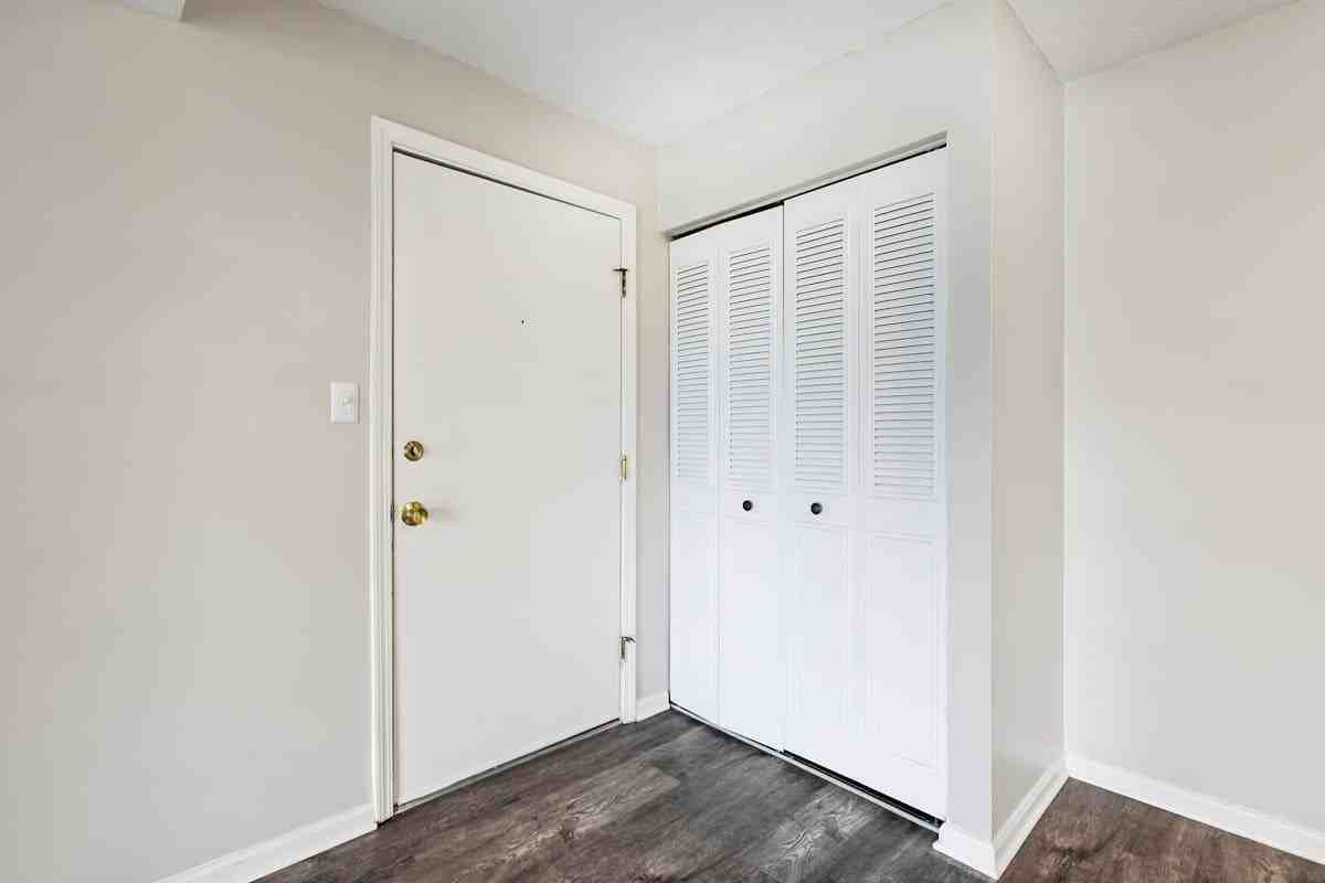 401 Abbeyville Rd - Photo 7 of 31