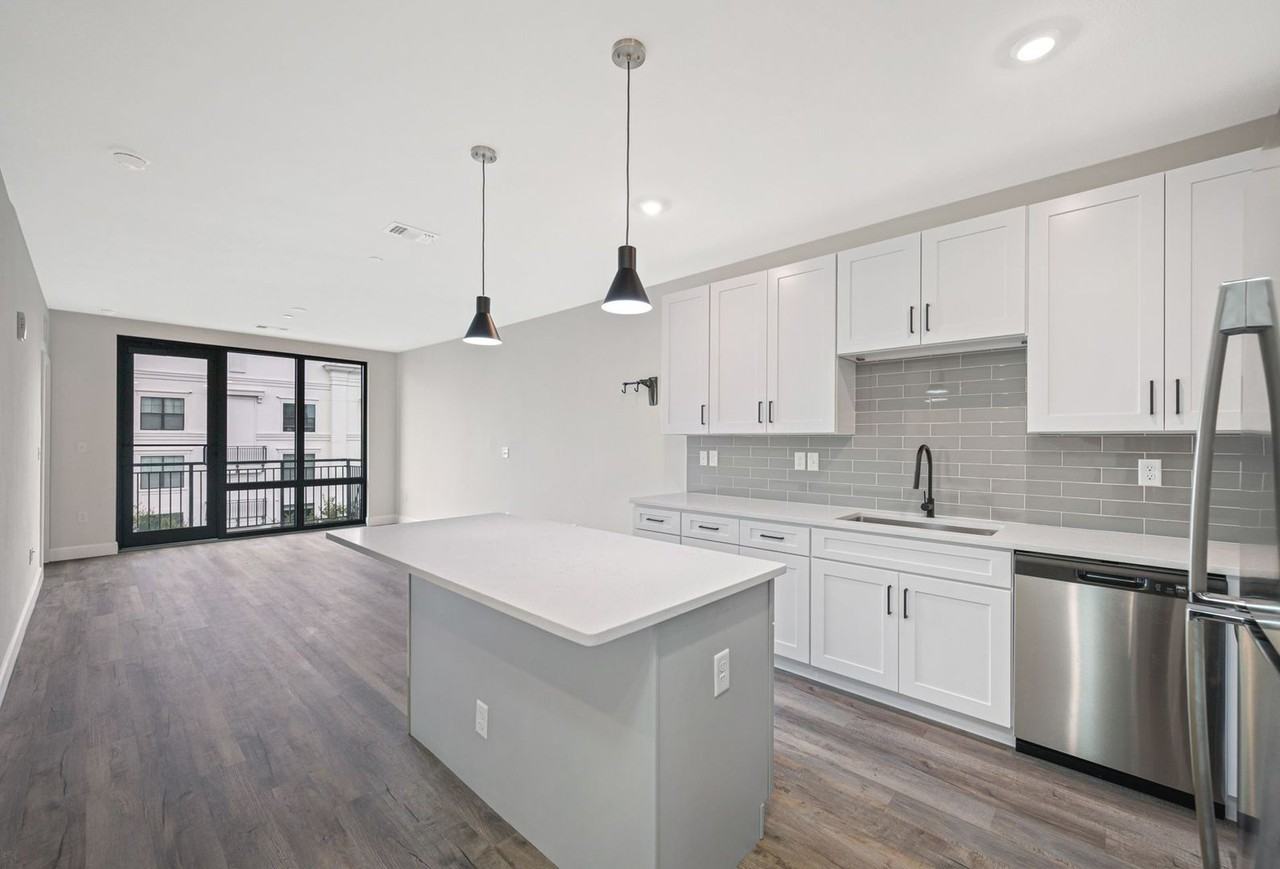357 South - Photo 2 of 50