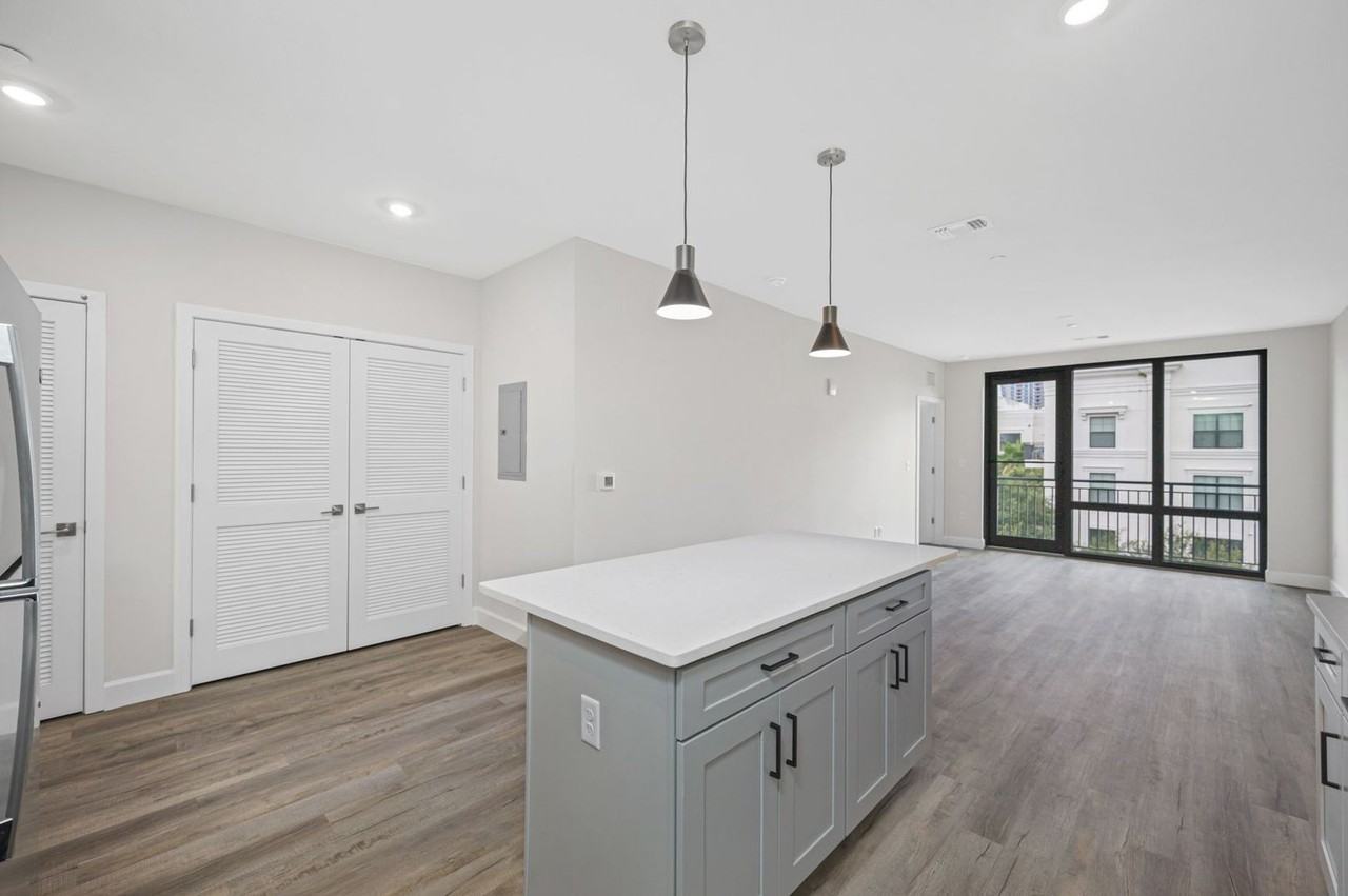 357 South - Photo 4 of 50