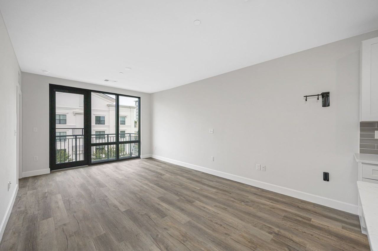 357 South - Photo 6 of 50