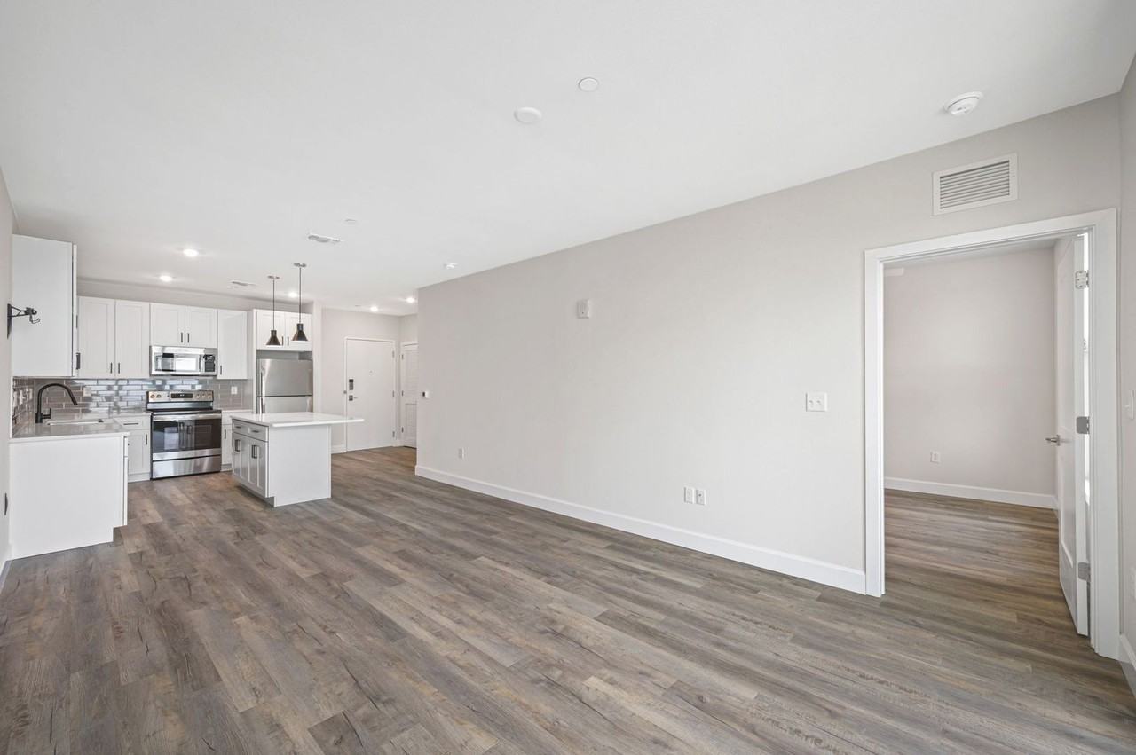 357 South - Photo 7 of 50