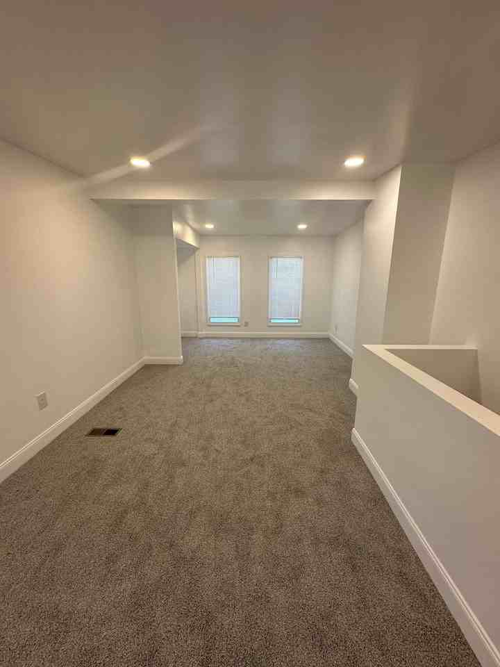 142 Miller Ln - Photo 2 of 5
