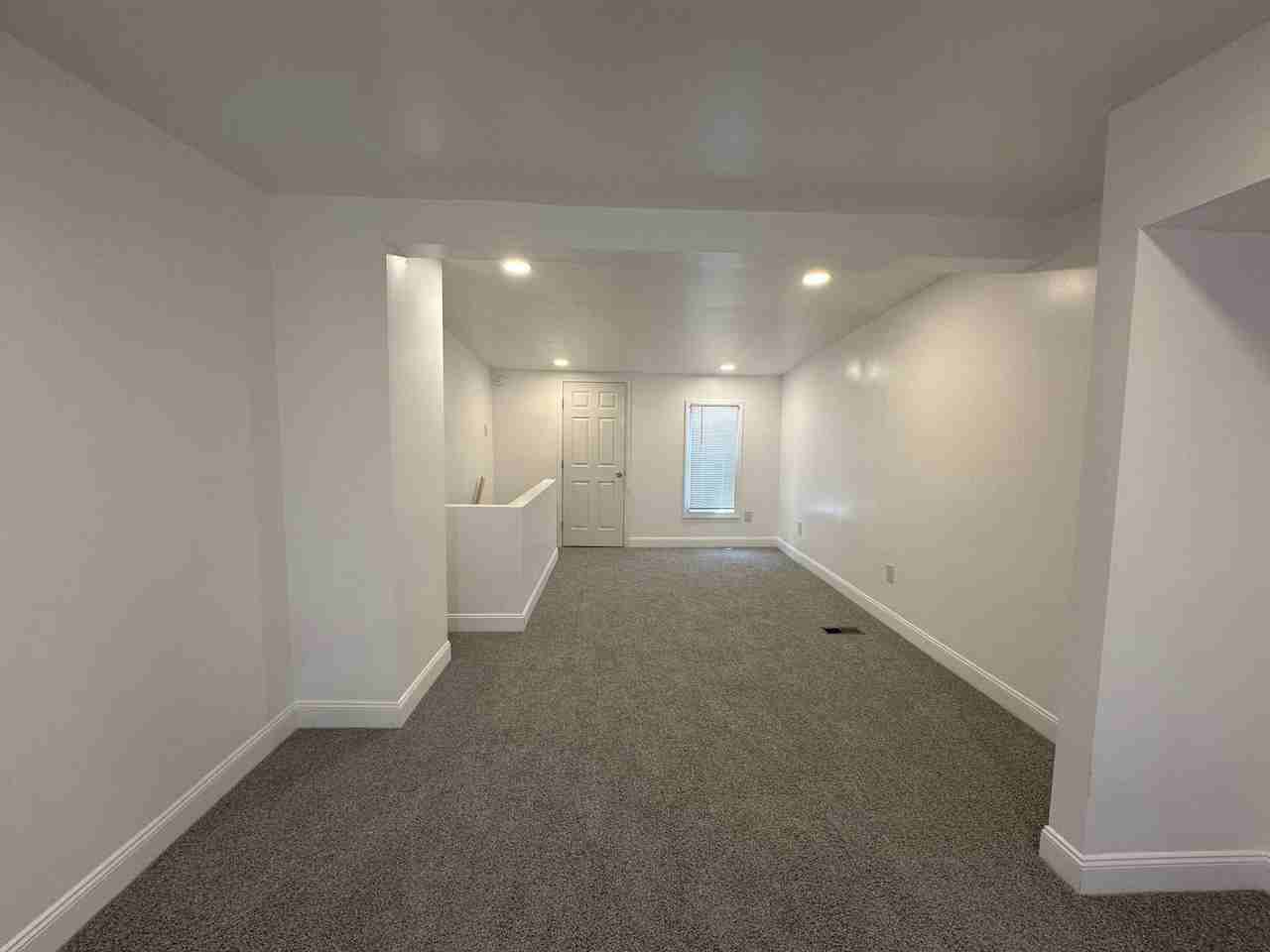 142 Miller Ln - Photo 3 of 5