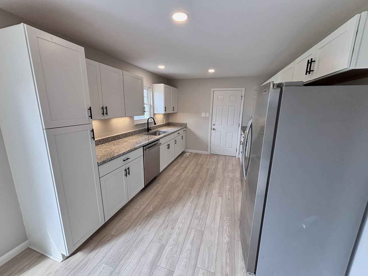 120 Willow Dr #1 - Photo 3 of 20