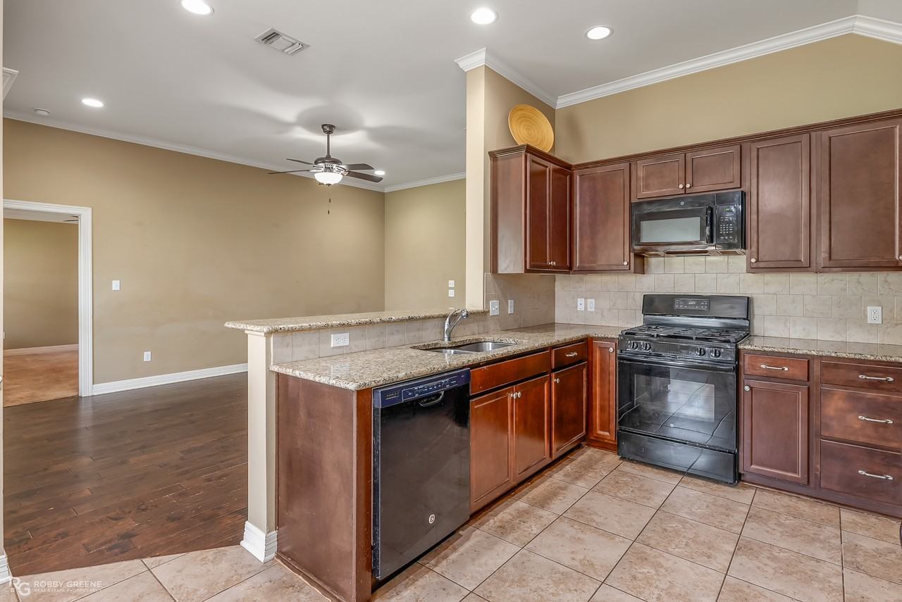 1702 Avondale Ct #1 - Photo 7 of 10