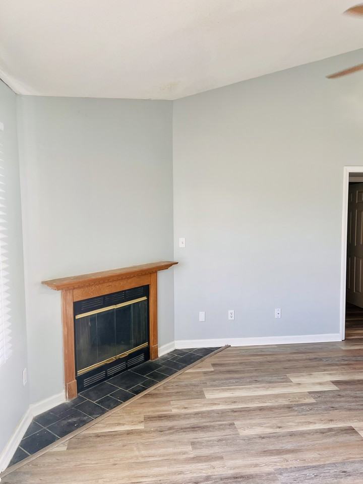 105 Foxtrail Dr #1 - Photo 3 of 25