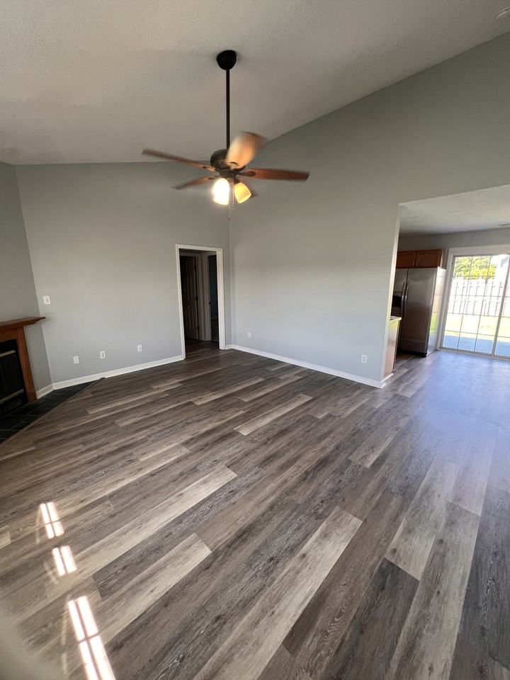 105 Foxtrail Dr #1 - Photo 4 of 25