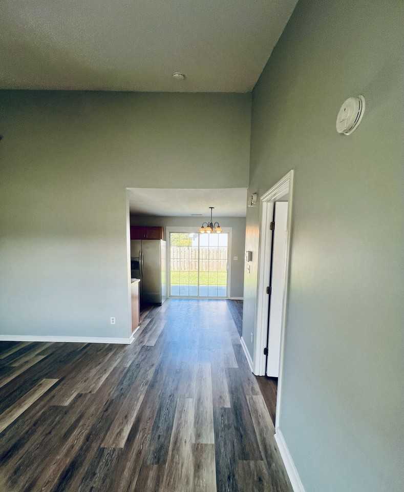 105 Foxtrail Dr #1 - Photo 5 of 25