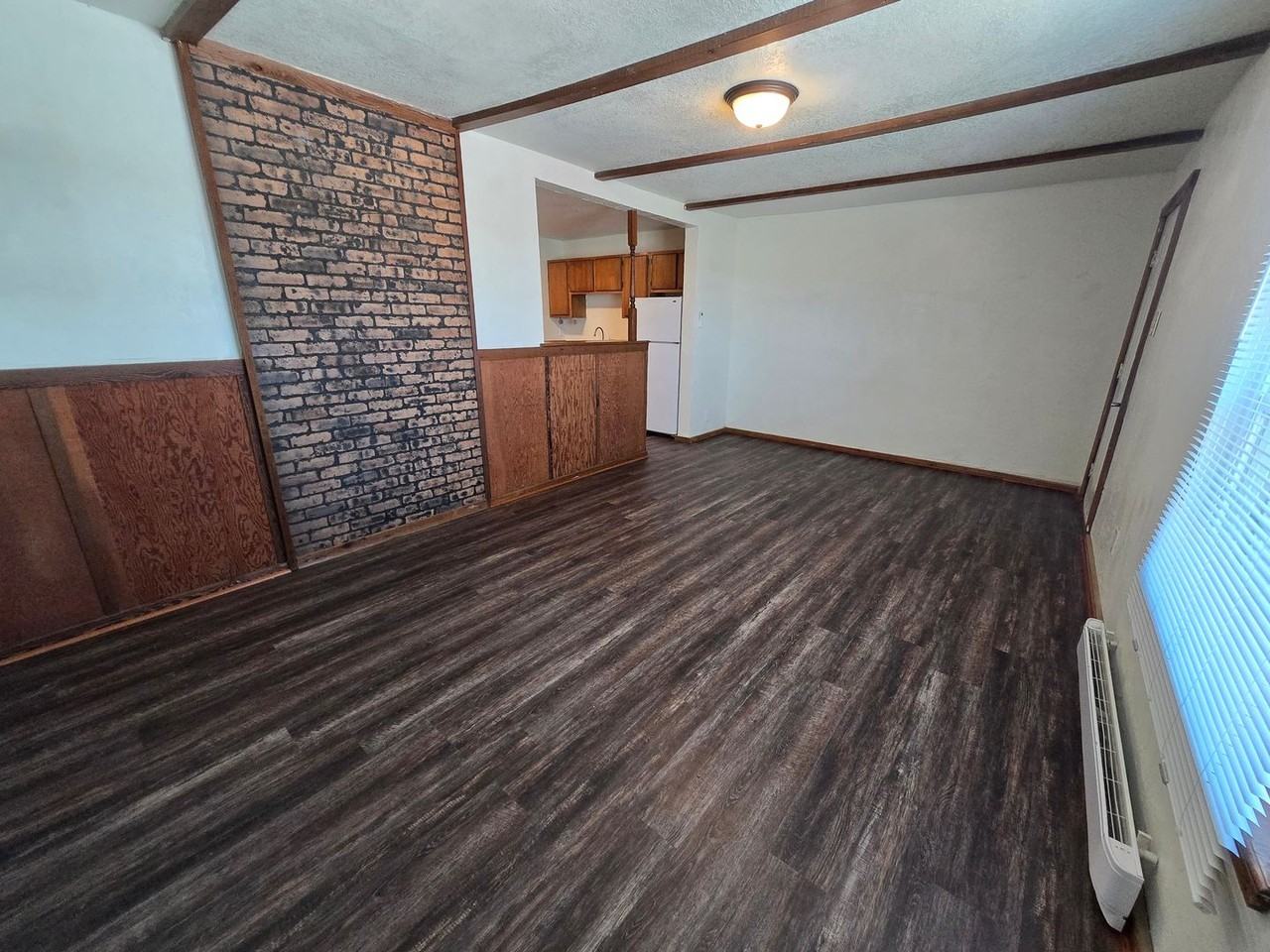 214 W Mathews St - Photo 3 of 14
