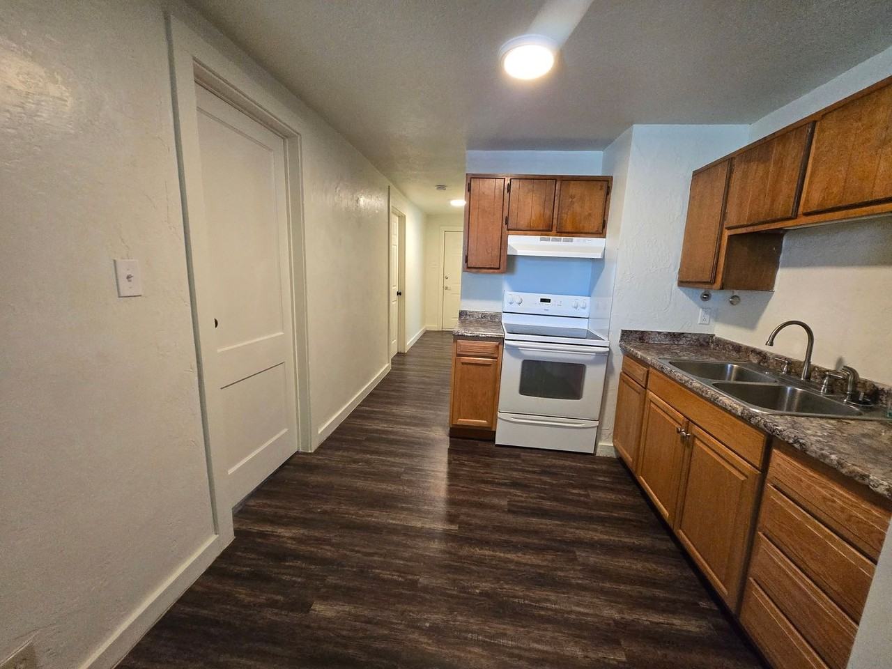 214 W Mathews St - Photo 4 of 14