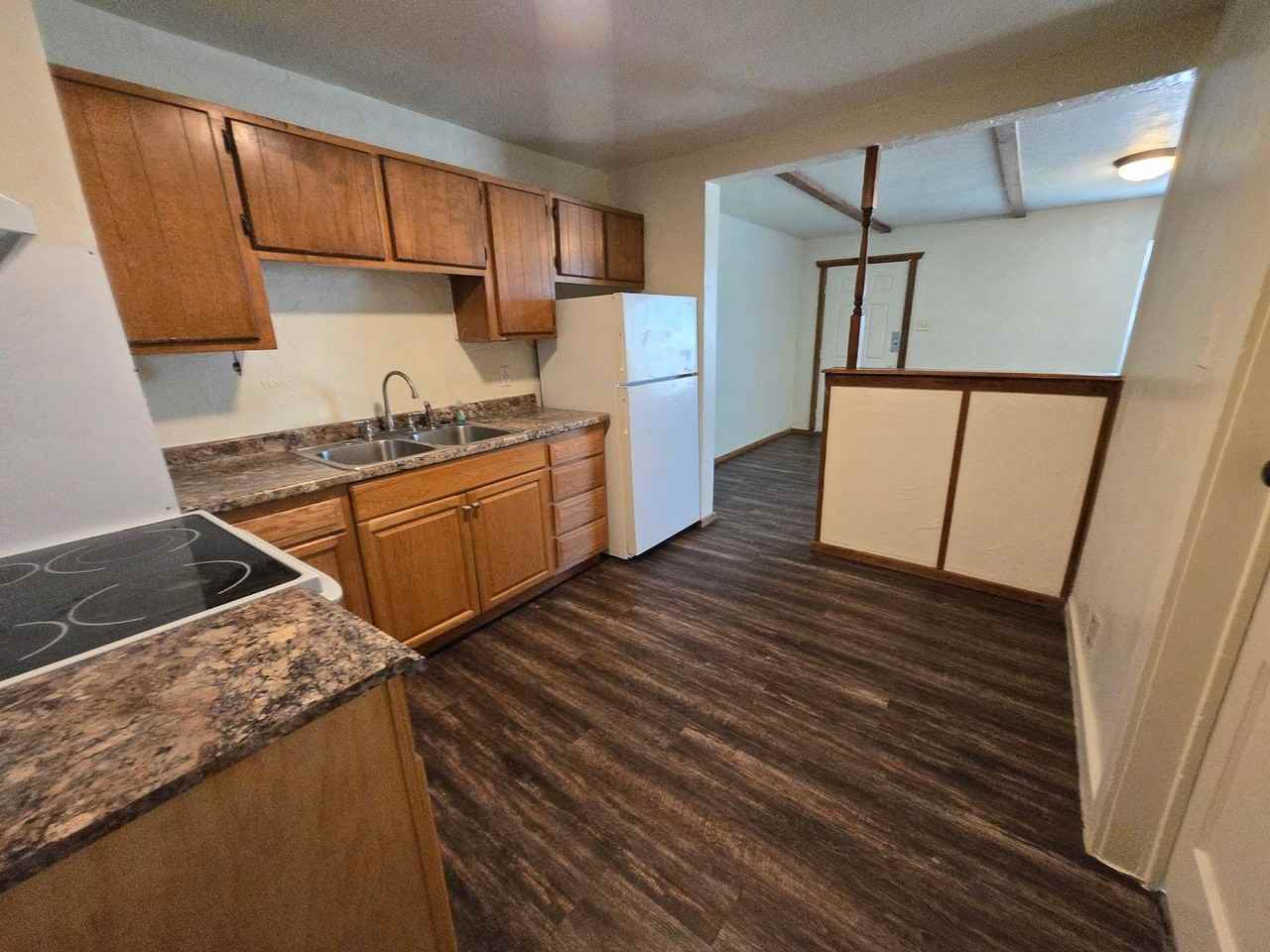 214 W Mathews St - Photo 6 of 14