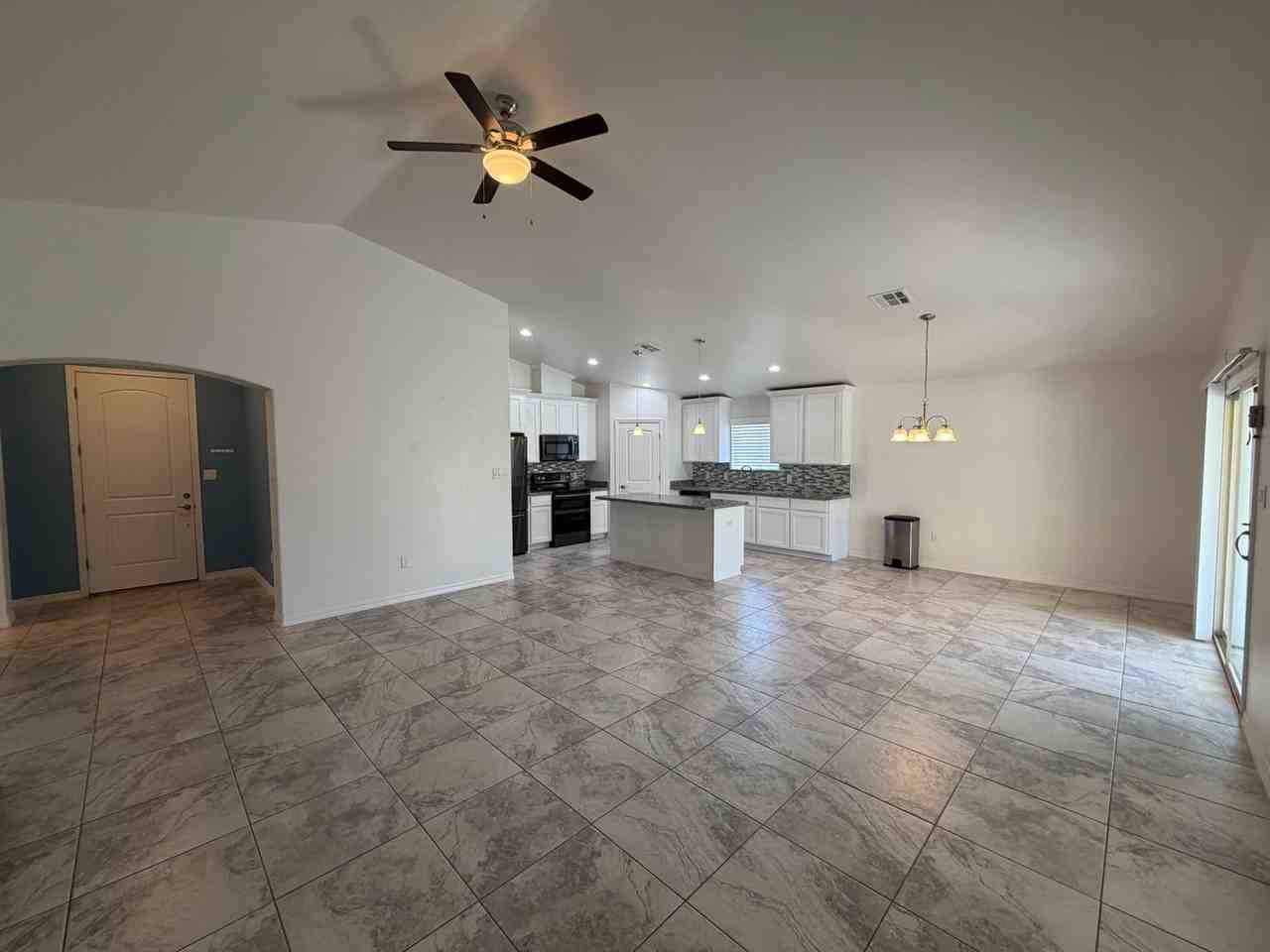 12625 E 48th Dr - Photo 4 of 32