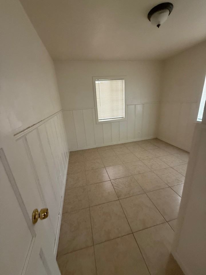 517 Pioneer St #1 - Photo 2 of 7