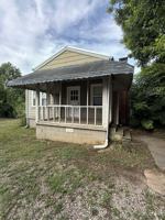 featured image of 332 Woodward Rd #1
