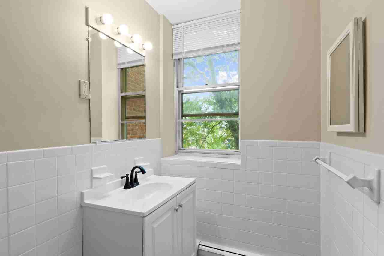 St James Avenue - Photo 3 of 29