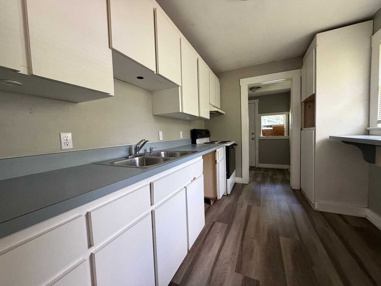 1907 Mcgee Rd - Photo 5 of 10