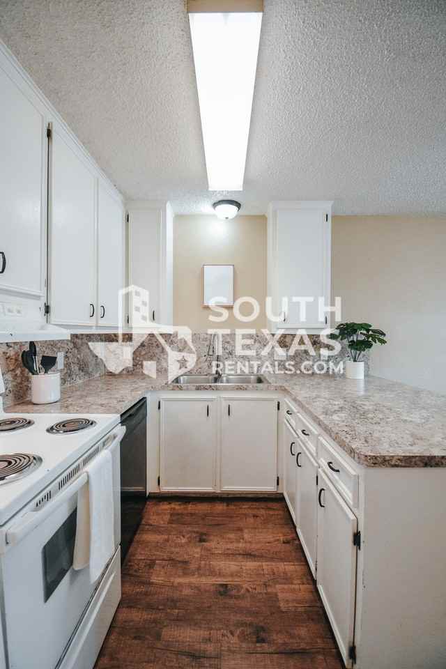 805 E Hiller St #B - Photo 5 of 17