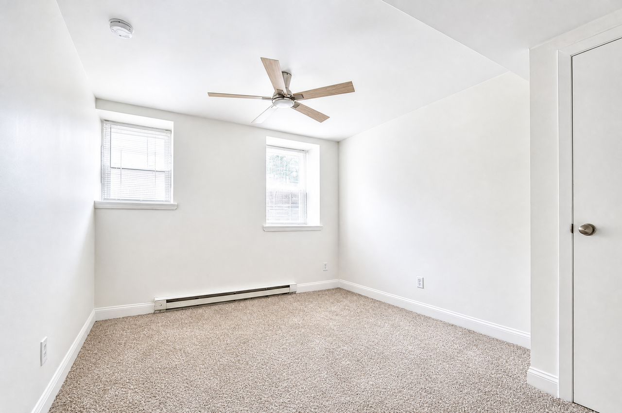 47th Street Apartments - Photo 6 of 14