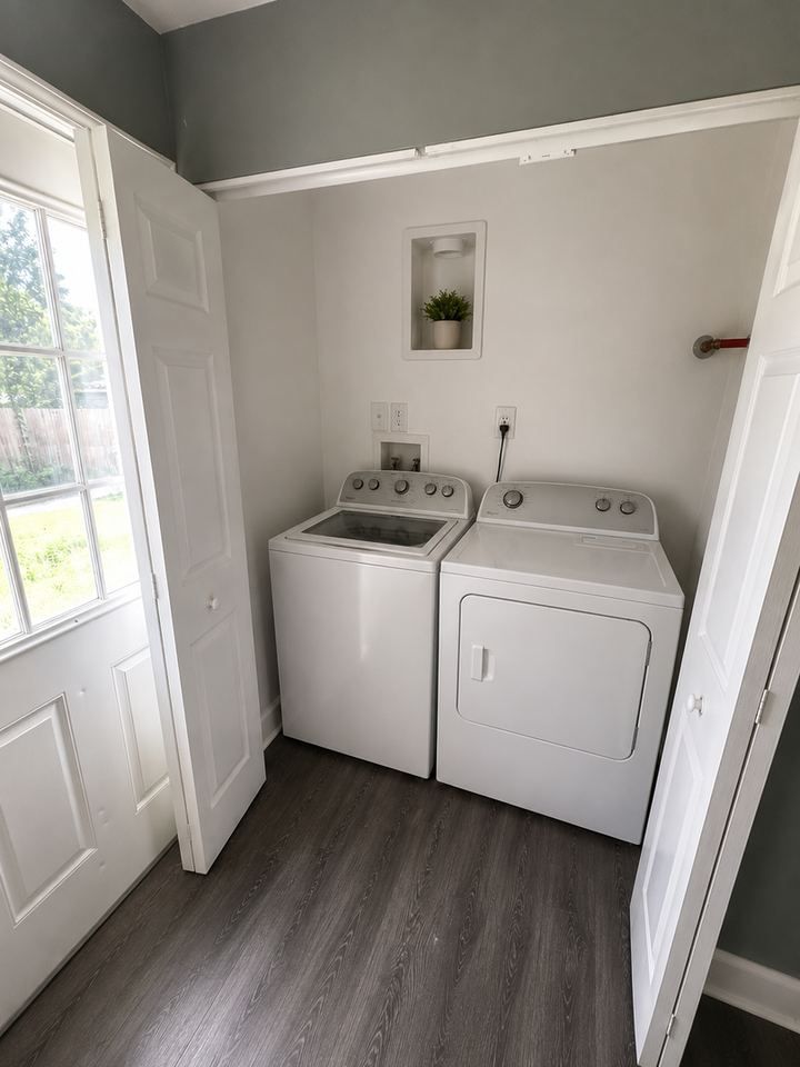 3723 Center St - Photo 7 of 8