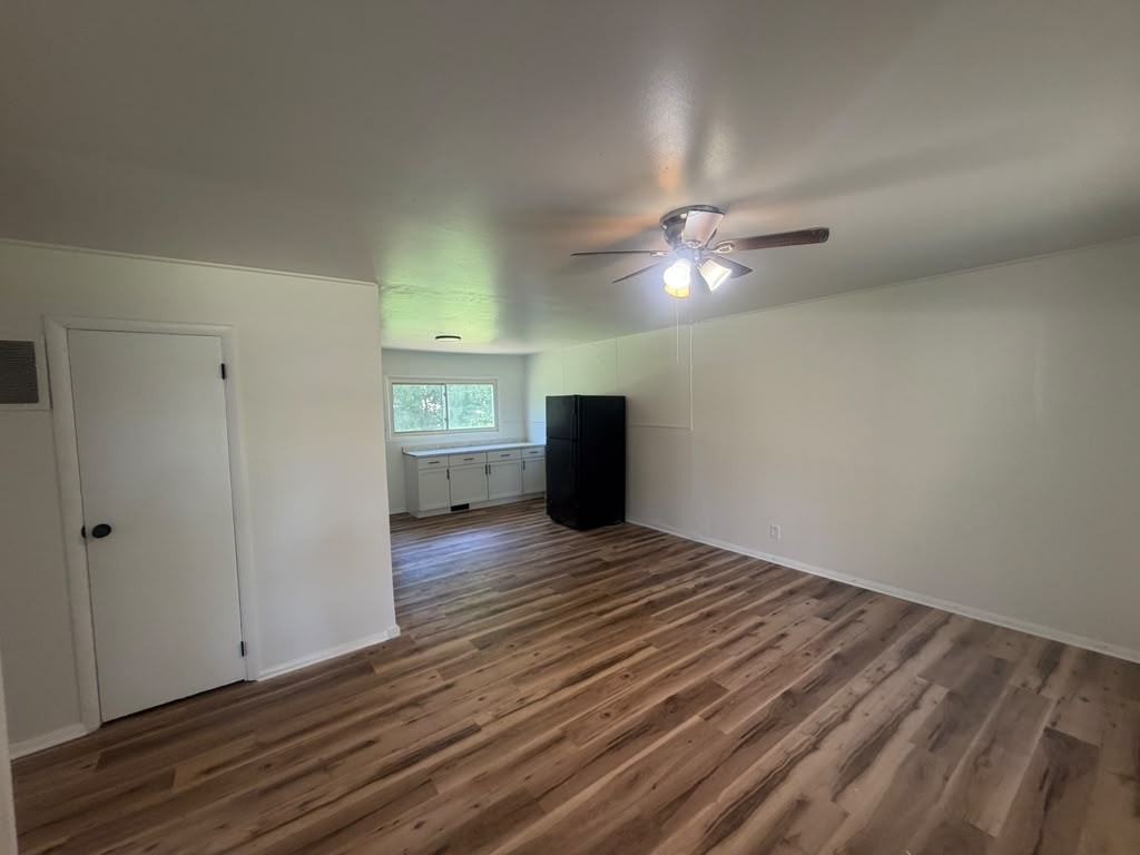 3932 Bennett Dr #1 - Photo 4 of 11