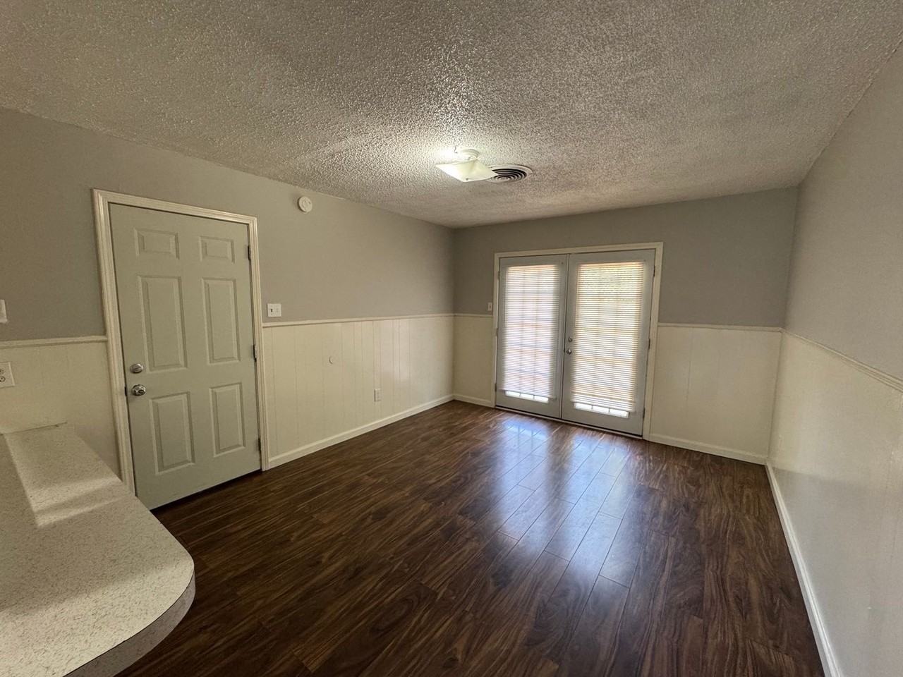 315 N Walnut St - Photo 2 of 10