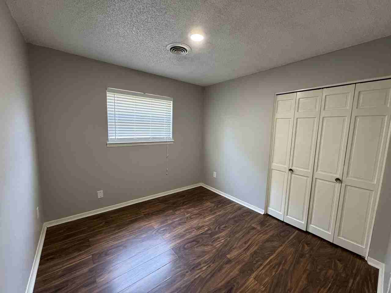 315 N Walnut St - Photo 5 of 10