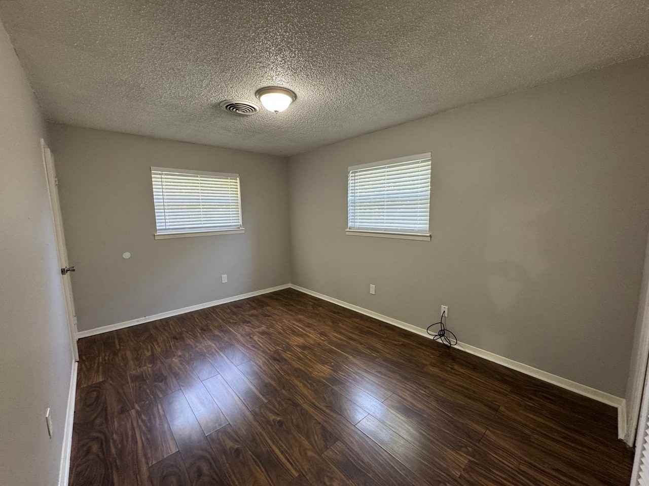 315 N Walnut St - Photo 6 of 10