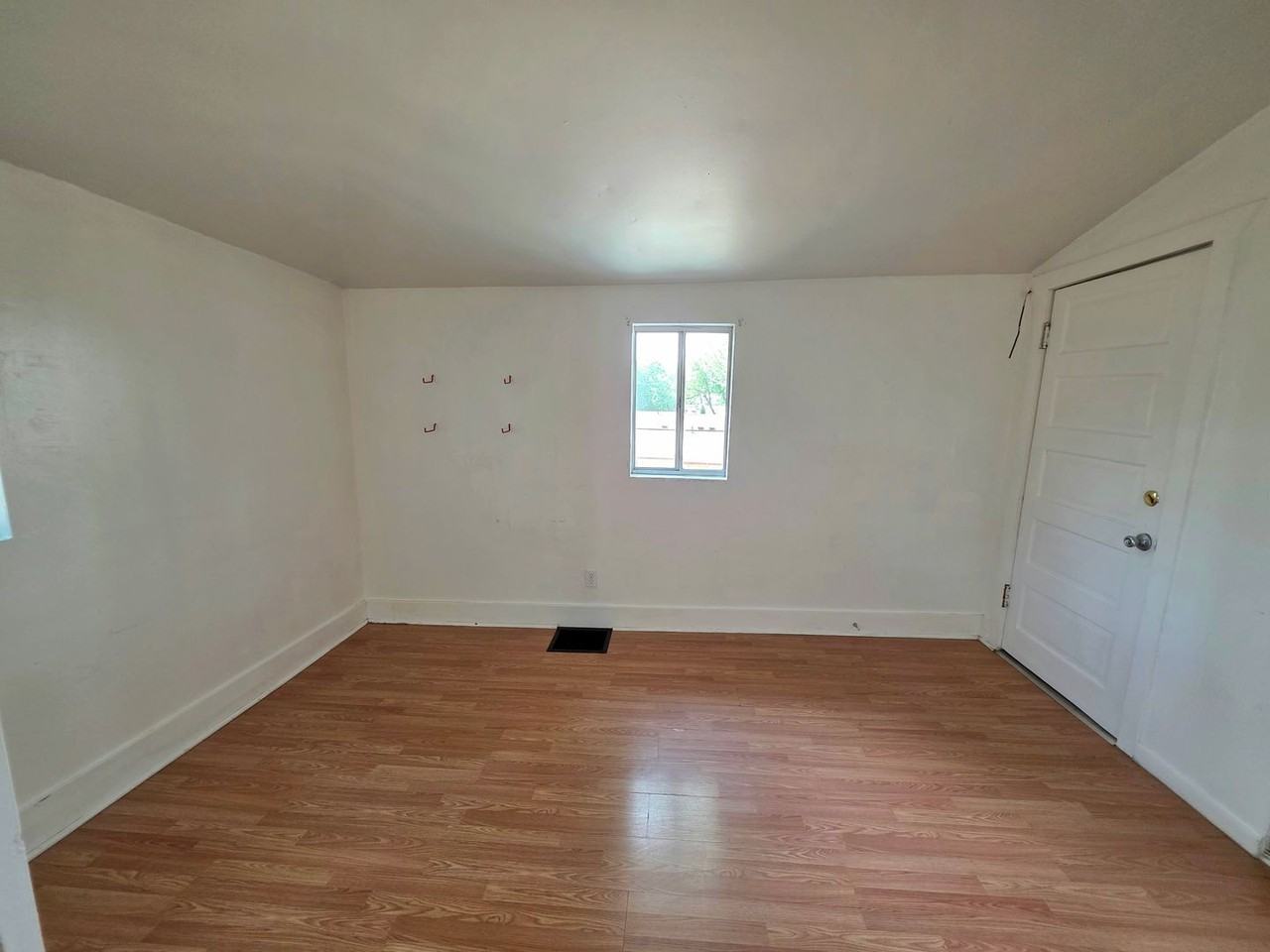 616 W 11th St #3 - Photo 5 of 12