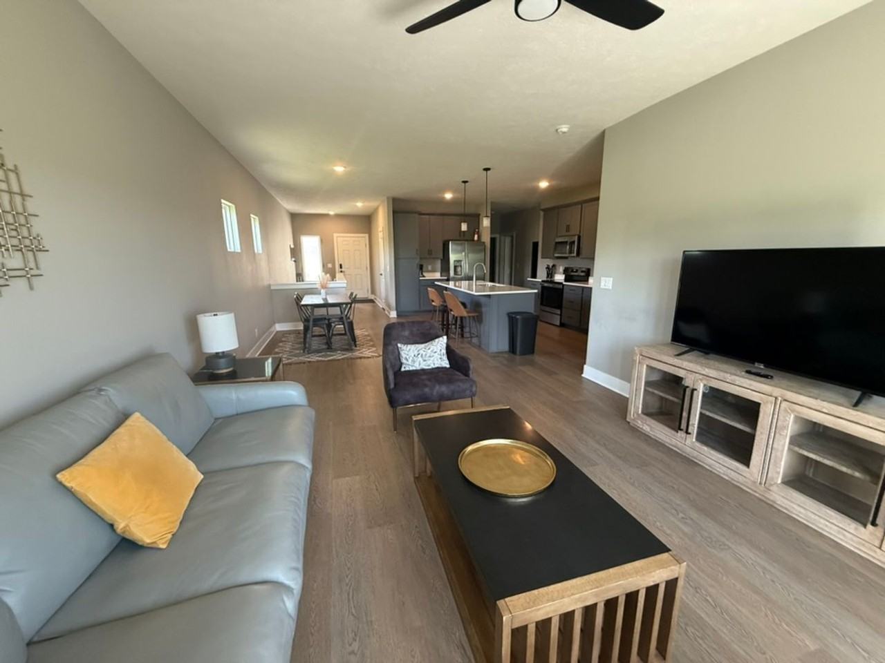8233 S 178th St - Photo 2 of 10