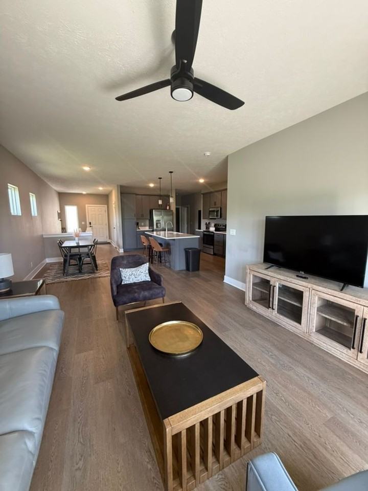 8233 S 178th St - Photo 3 of 10
