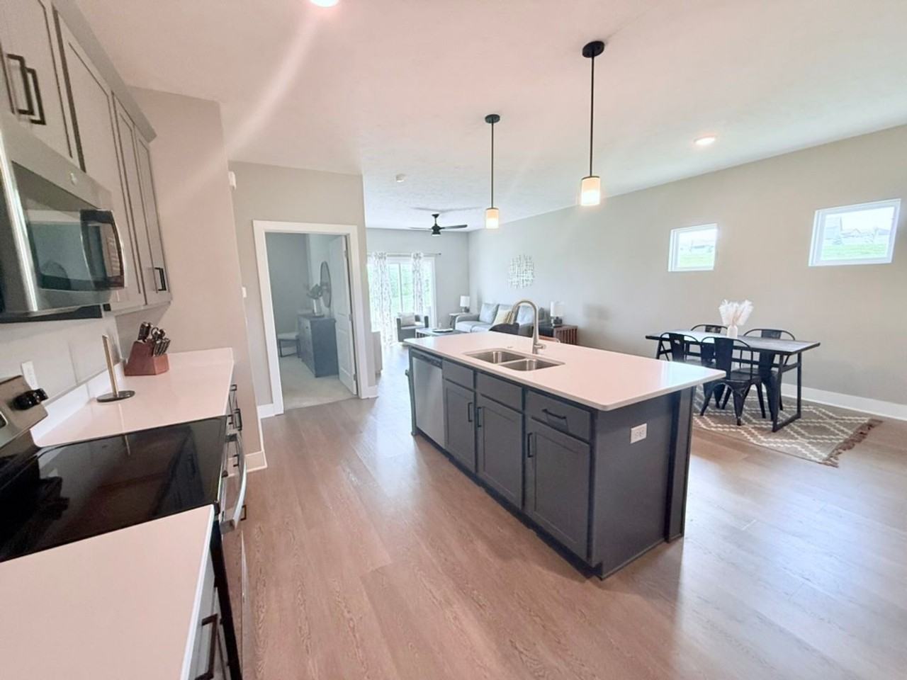 8233 S 178th St - Photo 4 of 10