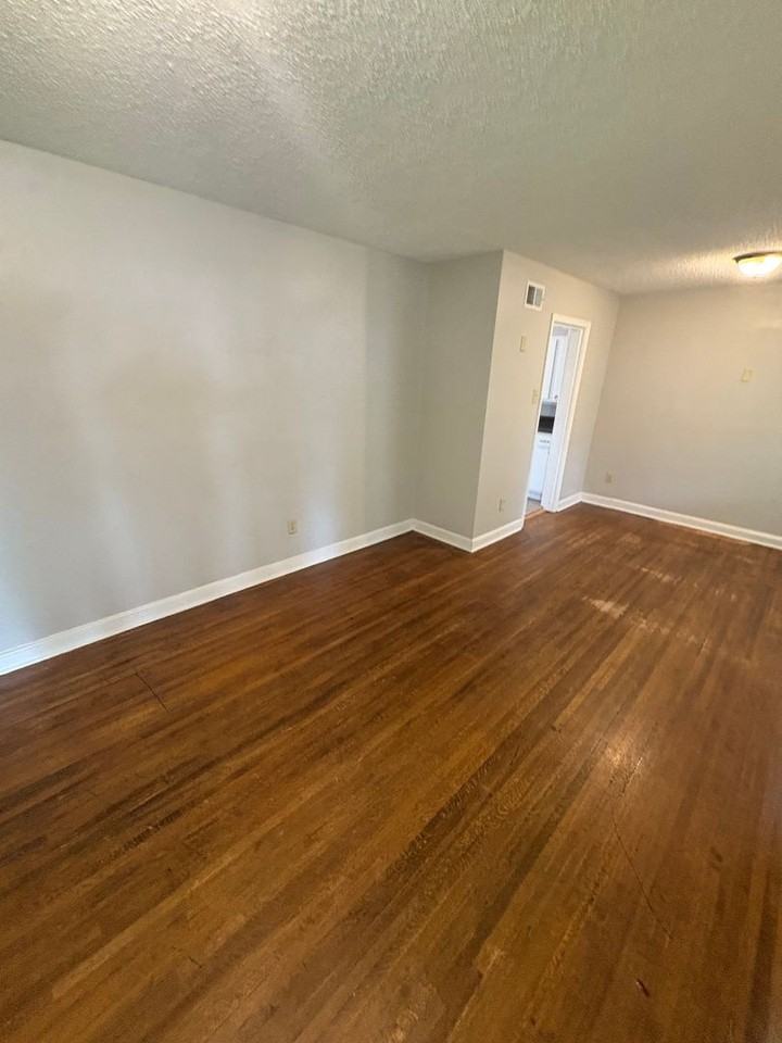 598 Orchard Ave - Photo 4 of 10