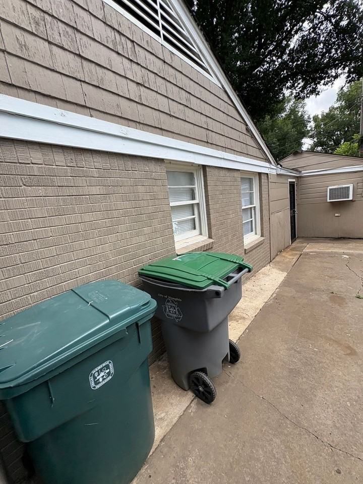 598 Orchard Ave - Photo 6 of 10