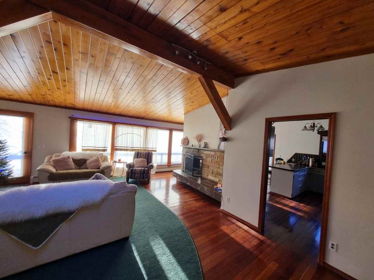 1051 N Northshore Dr - Photo 4 of 21