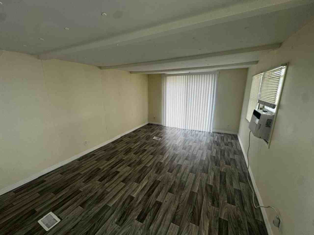 7130 Commons Blvd - Photo 4 of 9