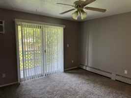 featured image of 307 N Prairieview Rd