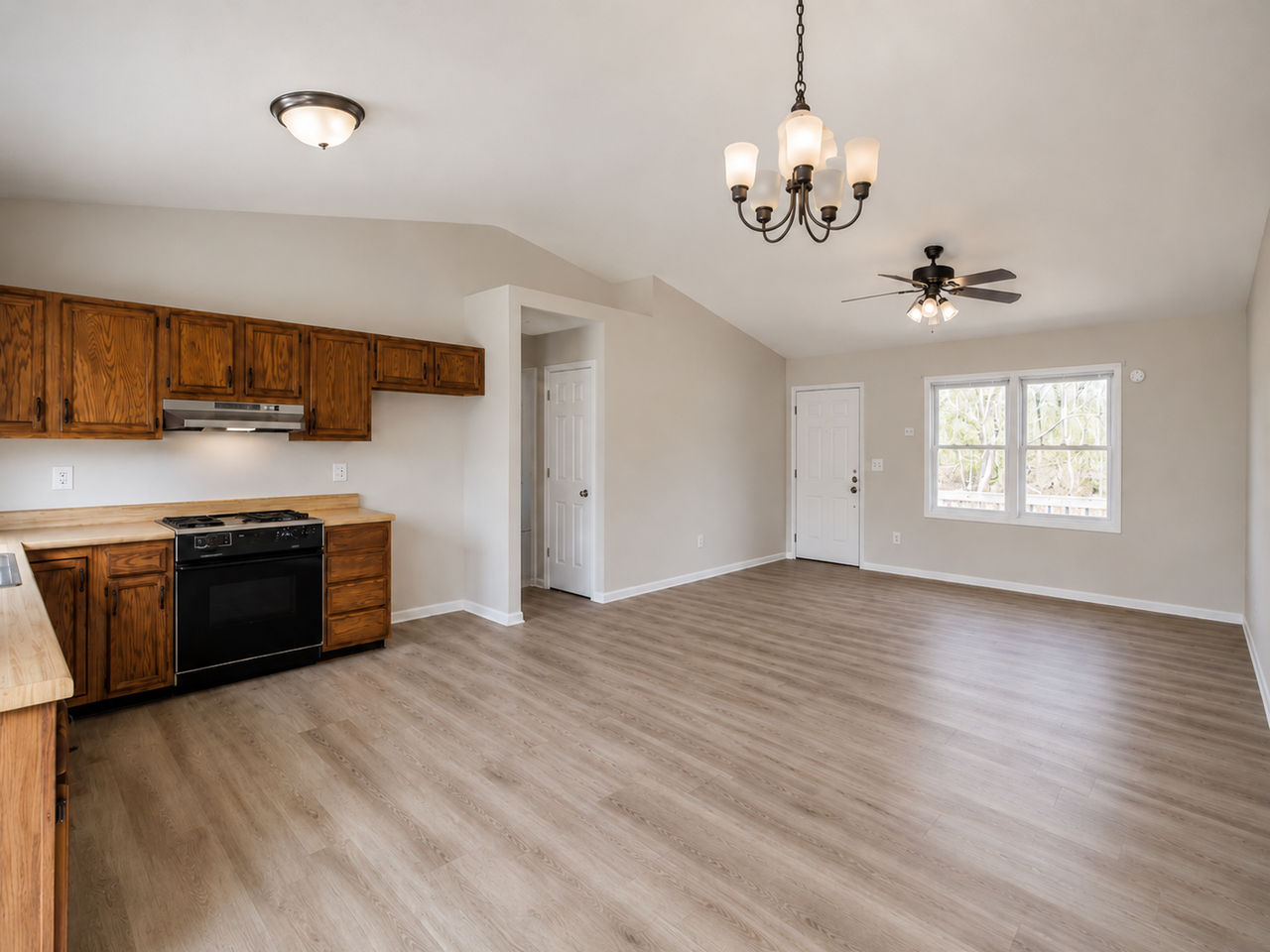 109 Lanford Dr - Photo 3 of 5