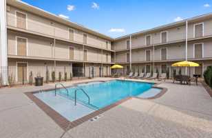 featured image of 1432 Lake Ave